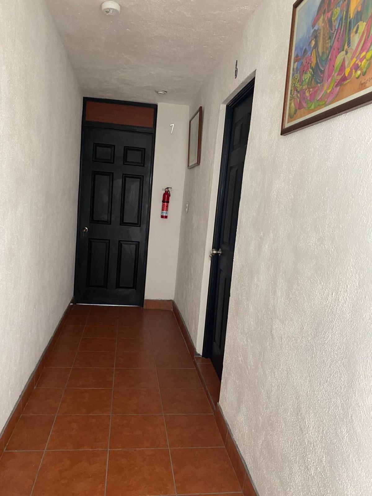 Hostal 17-52 Guatemala City Exterior photo