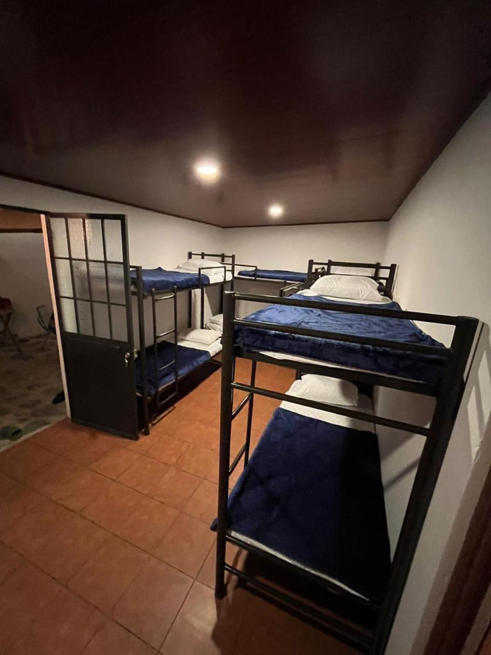 Hostal 17-52 Guatemala City Exterior photo